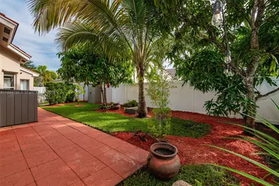 19190 NW 24th Pl, Pembroke Pines, FL 33029 - Photo 34