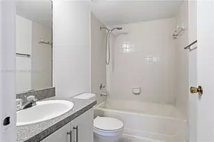 9877 Nob Hill Ct, Sunrise, FL 33351 - Photo 14