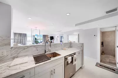 5838 Collins Ave #2F, Miami Beach, FL 33140 - Photo 8