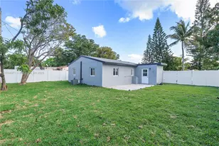 631 NE 57th St, Oakland Park, FL 33334 - Photo 4
