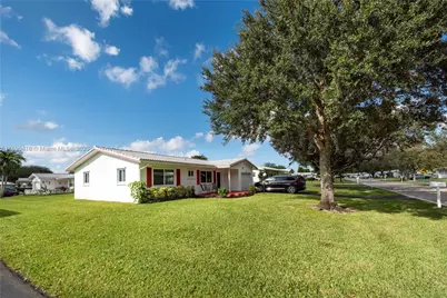 8544 N Campanelli Blvd, Plantation, FL 33322 - Photo 1