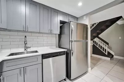 8401 W Sample Rd #20, Coral Springs, FL 33065 - Photo 16