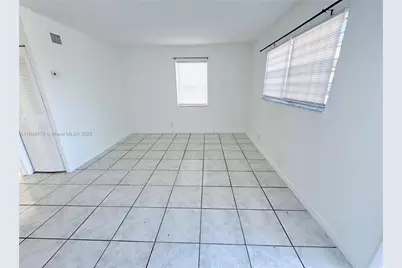 825 NW 9th St #825, Hallandale Beach, FL 33009 - Photo 10