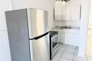 825 NW 9th St, Hallandale Beach, FL 33009 - Photo 6