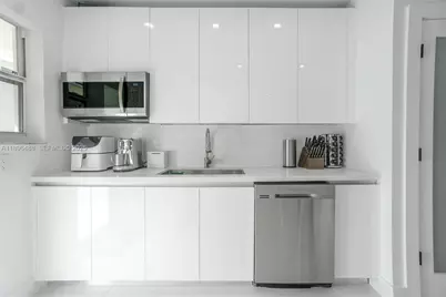 3909 Garden Ave, Miami Beach, FL 33140 - Photo 8