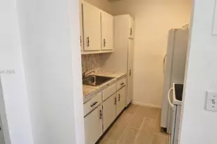 230 SW 11th Ave, Hallandale Beach, FL 33009 - Photo 16