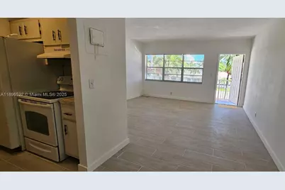 230 SW 11th Ave #14, Hallandale Beach, FL 33009 - Photo 4