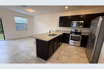 11381 SW 248th Ln, Homestead, FL 33032 - Photo 8