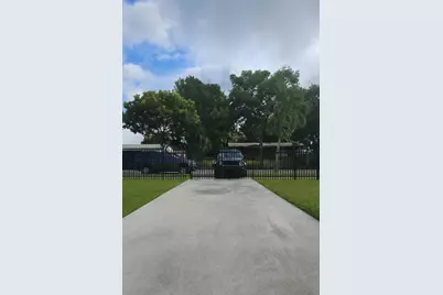 15770 NW 17th Pl, Miami Gardens, FL 33054 - Photo 2