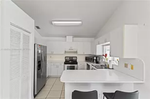 6090 NW 179th Terrace, Hialeah, FL 33015 - Photo 10