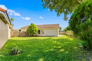 6090 NW 179th Terrace, Hialeah, FL 33015 - Photo 2