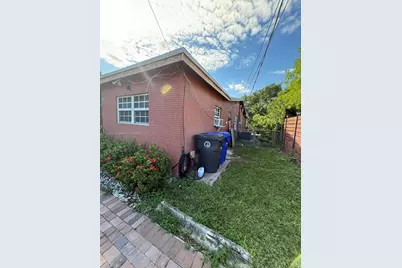 6922 SW 18th Ct, North Lauderdale, FL 33068 - Photo 8