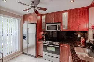 3024 S Oakland Forest Dr, Oakland Park, FL 33309 - Photo 4