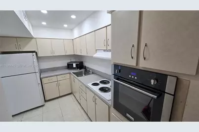 1000 West Ave #1204, Miami Beach, FL 33139 - Photo 8