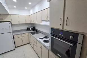 1000 West Ave, Miami Beach, FL 33139 - Photo 8