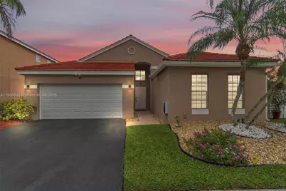362 Bridgeton Rd, Weston, FL 33326 - Photo 1