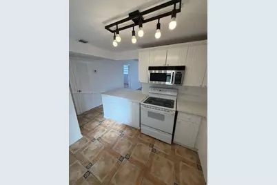 7850 Byron Ave #403, Miami Beach, FL 33141 - Photo 1