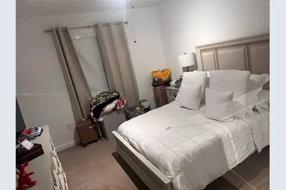 8867 W 35th Way, Hialeah, FL 33018 - Photo 8