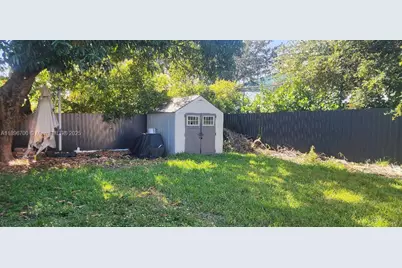165 W 60th St, Hialeah, FL 33012 - Photo 2