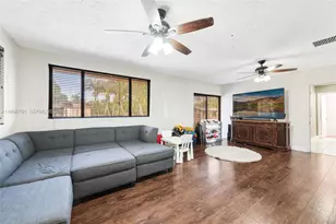 19491 SW 216th St, Miami, FL 33170 - Photo 18