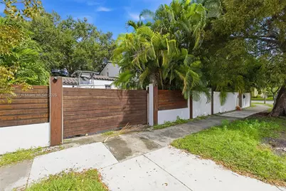 401 SW 28th Rd, Miami, FL 33129 - Photo 24