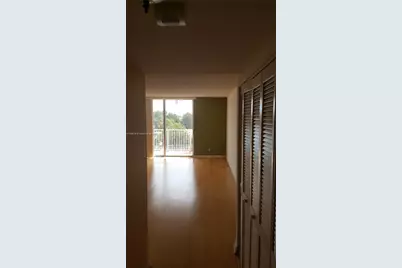 2020 NE 135th St #406, North Miami, FL 33181 - Photo 2
