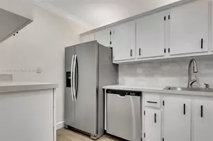 8000 SW 81st Dr, Miami, FL 33143 - Photo 8