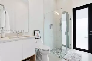 3502 N Ashwood Cir N, Hollywood, FL 33312 - Photo 16