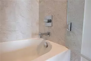 488 NE 18th St, Miami, FL 33132 - Photo 24