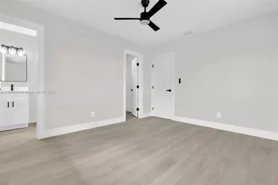 462 Muskegon Ave N, Fort Myers, FL 33905 - Photo 8