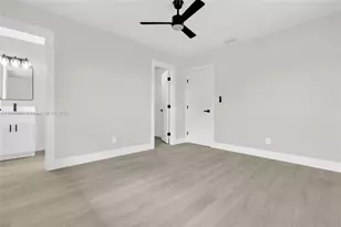 462 Muskegon Ave N, Fort Myers, FL 33905 - Photo 8