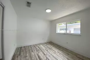 46 NW 44th St, Miami, FL 33127 - Photo 12