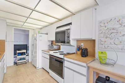 4000 Towerside Ter #402, Miami, FL 33138 - Photo 16