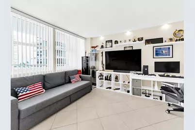 [Address not provided], Hallandale Beach, FL 33009 - Photo 4