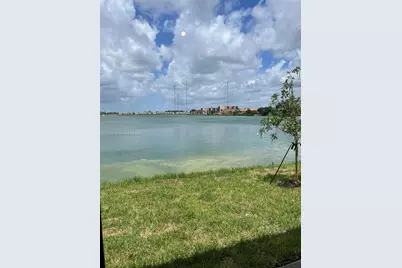 20588 NE 5th Pl #-, Miami, FL 33179 - Photo 2