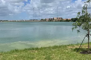 20588 NE 5th Pl, Miami, FL 33179 - Photo 2