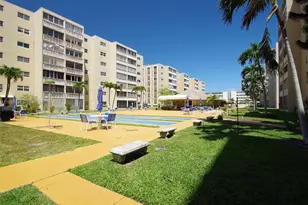 420 NE 12th Ave, Hallandale Beach, FL 33009 - Photo 30