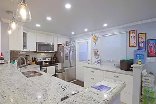 420 NE 12th Ave, Hallandale Beach, FL 33009 - Photo 8