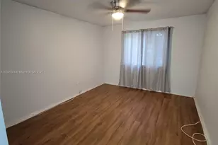 711 SW 111th Way, Pembroke Pines, FL 33025 - Photo 16