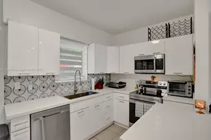 281 NE 112th St, Miami, FL 33161 - Photo 2