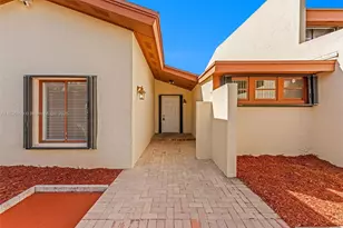 7688 SW 105th Pl, Miami, FL 33173 - Photo 1