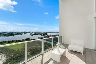 1040 Biscayne Blvd #2402, Miami, FL 33132 - Photo 1