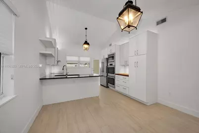 1100 El Rado St, Coral Gables, FL 33134 - Photo 14