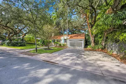 1100 El Rado St, Coral Gables, FL 33134 - Photo 4