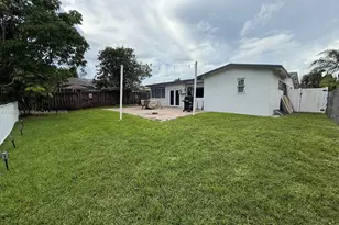 8600 NW 27th Pl, Sunrise, FL 33322 - Photo 2