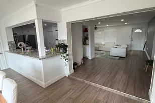 8600 NW 27th Pl, Sunrise, FL 33322 - Photo 12