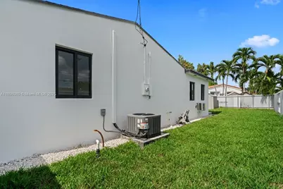 841 SE 11th Pl, Hialeah, FL 33010 - Photo 40