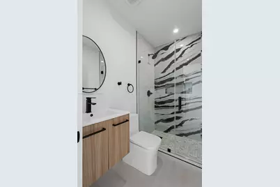 841 SE 11th Pl, Hialeah, FL 33010 - Photo 18