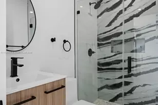 841 SE 11th Pl, Hialeah, FL 33010 - Photo 18