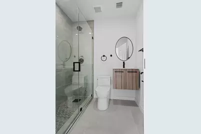 841 SE 11th Pl, Hialeah, FL 33010 - Photo 24